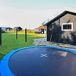 度假居 4 Star In 洛肯