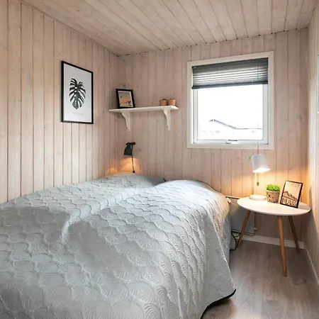 Seaside Retreat In - By Traum